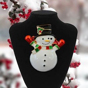 ADORABLE CHRISTMAS SNOWMAN BROOCH